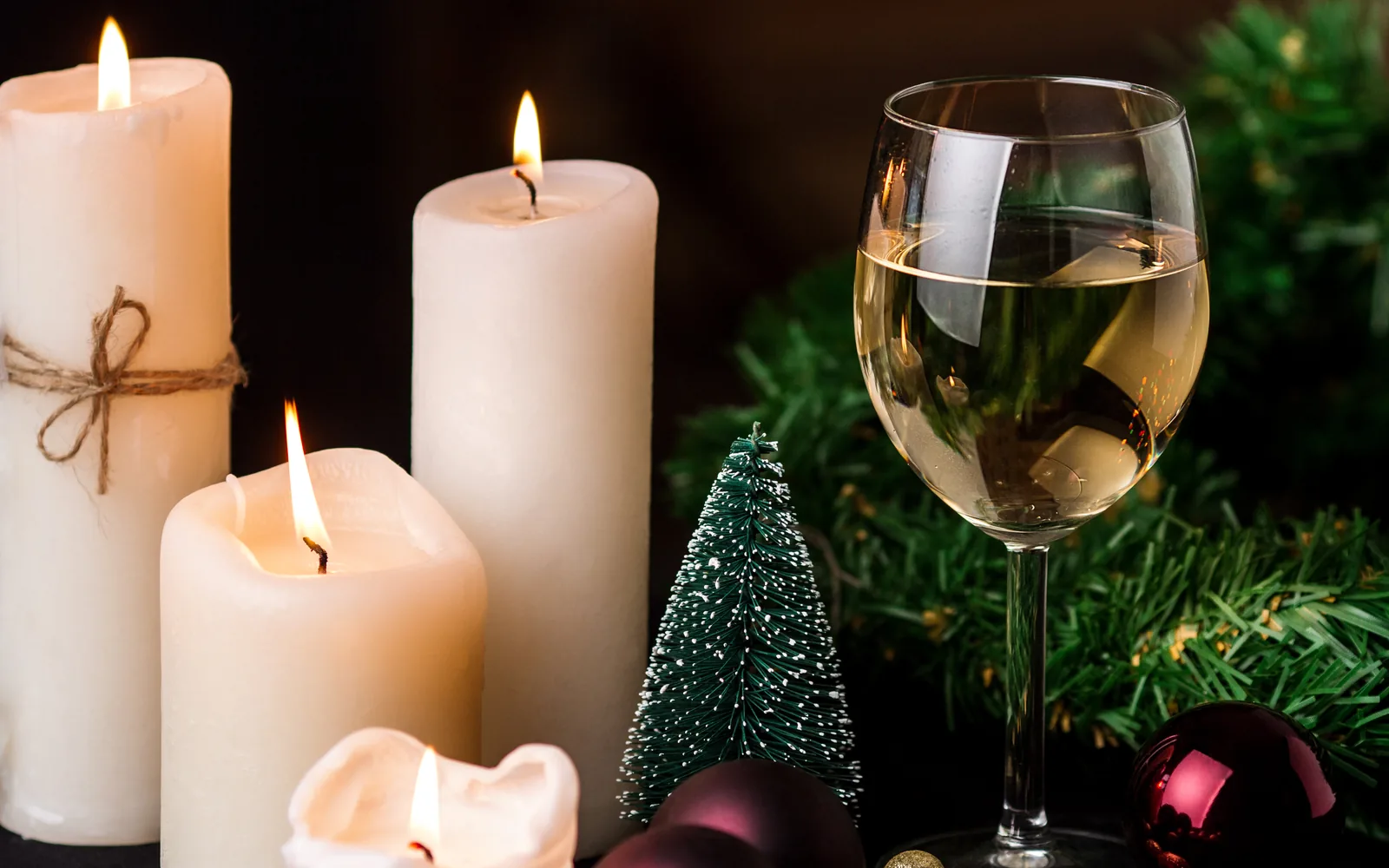 Kerzenlicht, Weißwein und Weihnachtsdekoration – Weihnachtsfeier im Nautilus Fischrestaurant in Wien